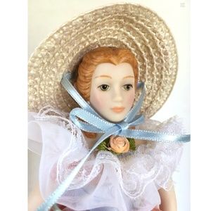 NOS Vintage Southern Belle Doll Avon Collectibles American Women 1988 with Stand